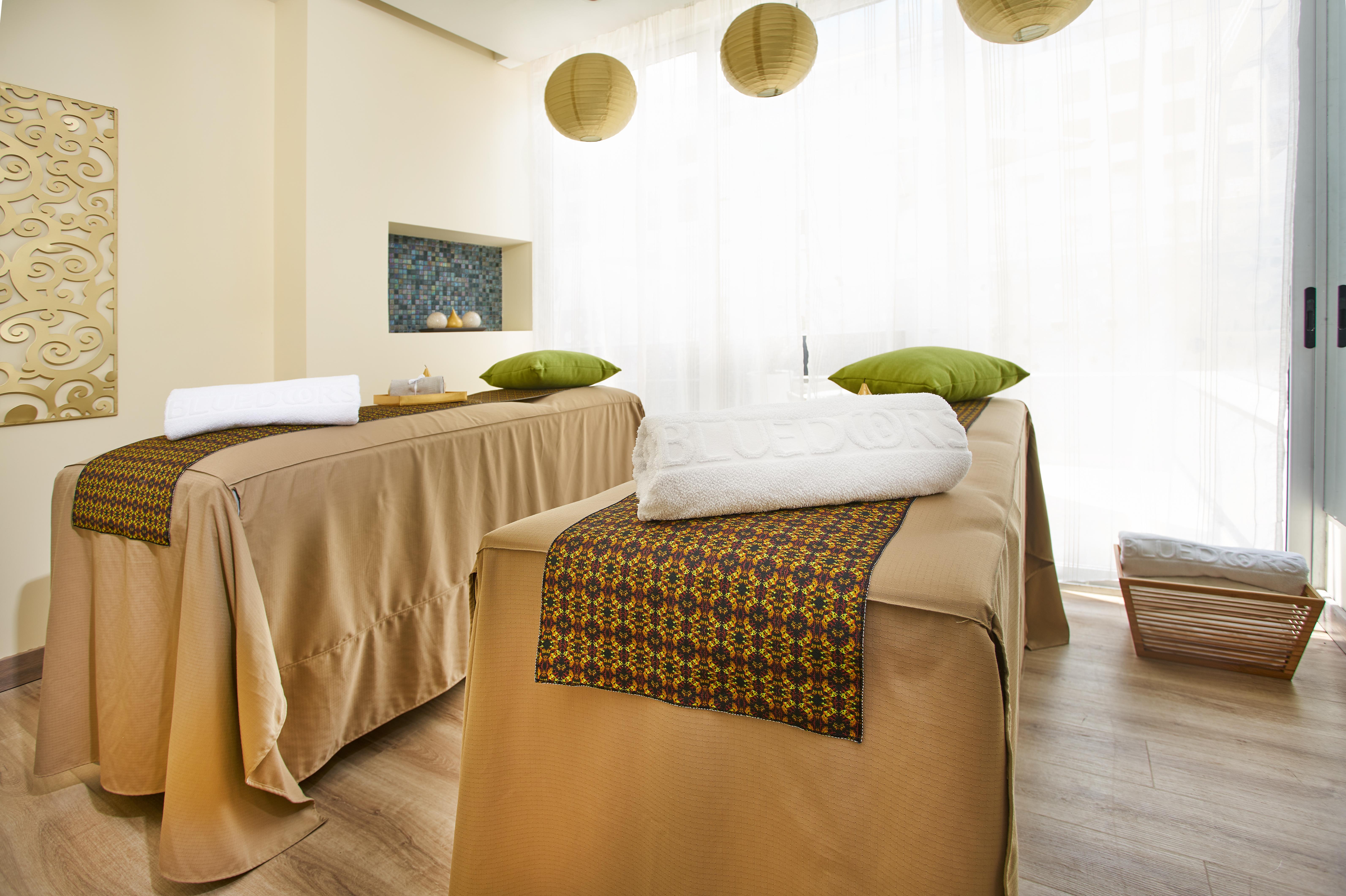 Hotel 100 Luxury Suites By Preferred — Photos 3